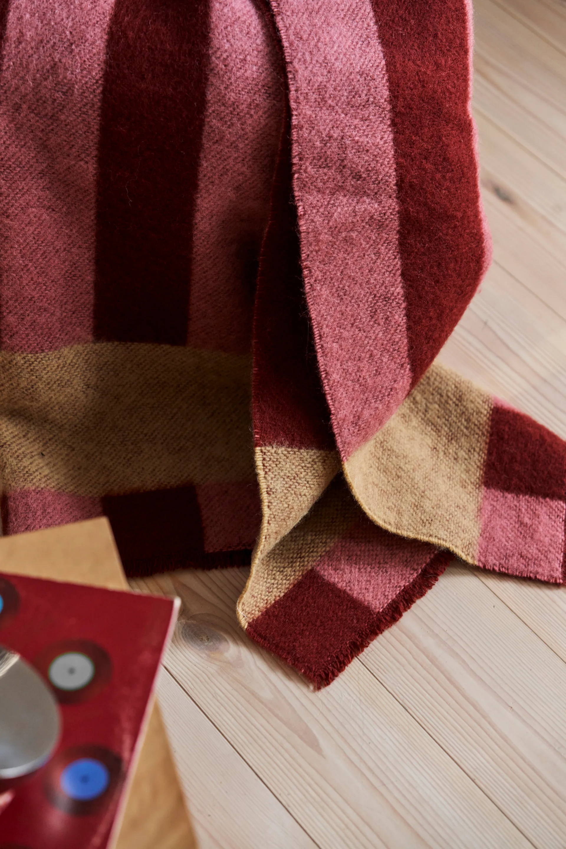 Aisles wool blanket 130x180 cm, Red Scandi Living