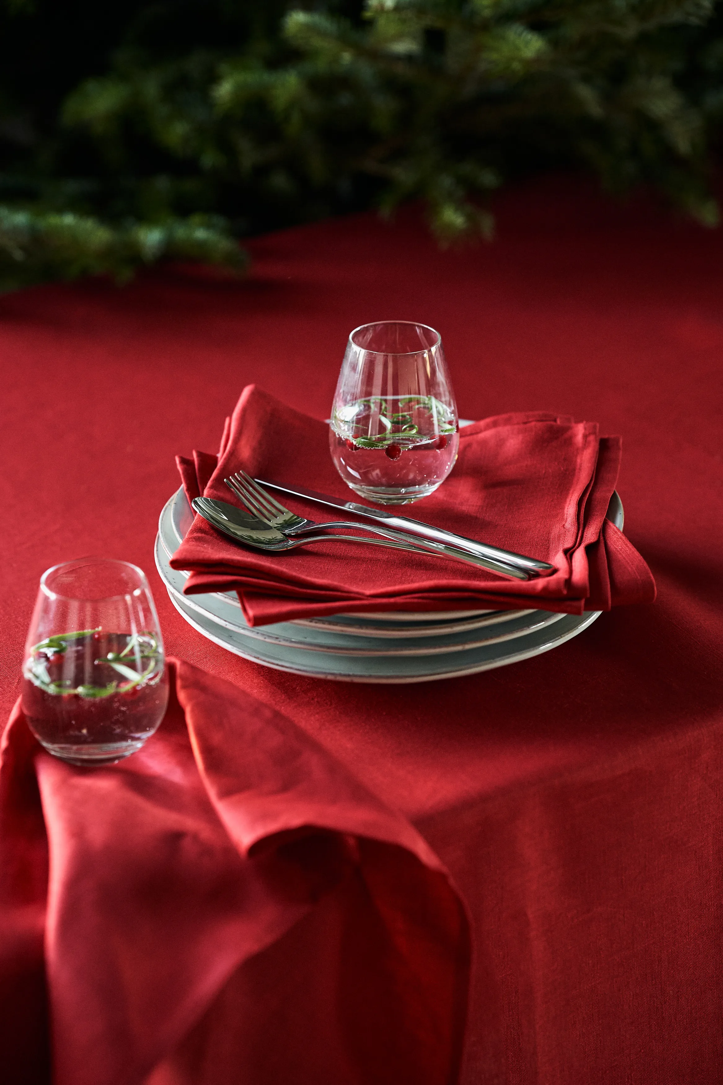 Clean linen table cloth 145x350 cm from Scandi Living - NordicNest.com