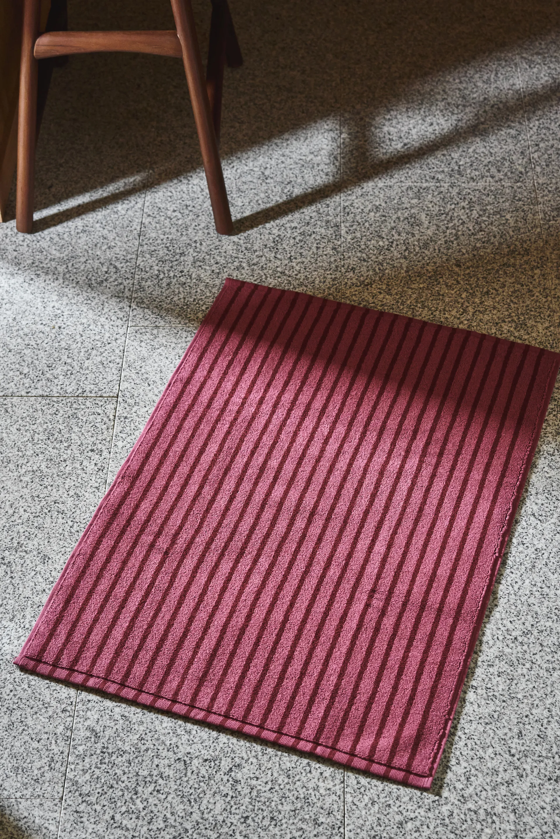 Drift bath mat 50x70cm, Pink-red Scandi Living