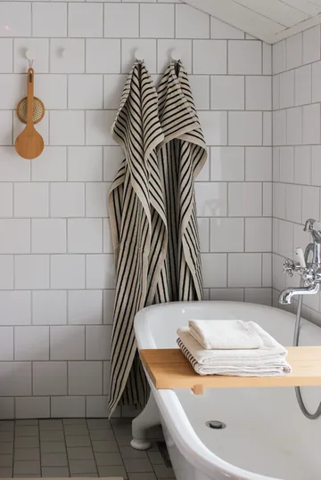 Drift bath towel 70x140 cm - White - Scandi Living