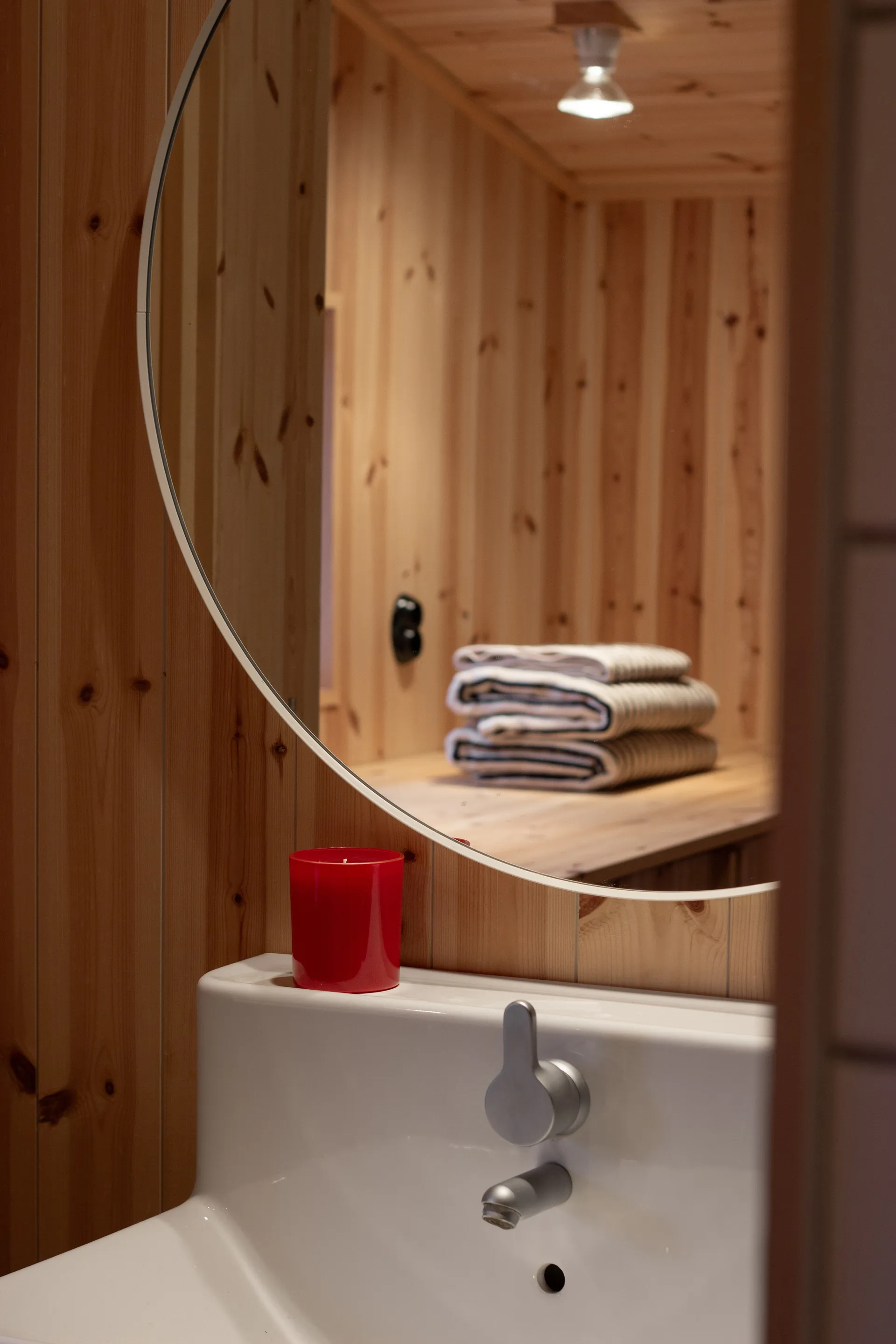 Drift bath towels 100x150 cm 2-pack - White-black Scandi Living