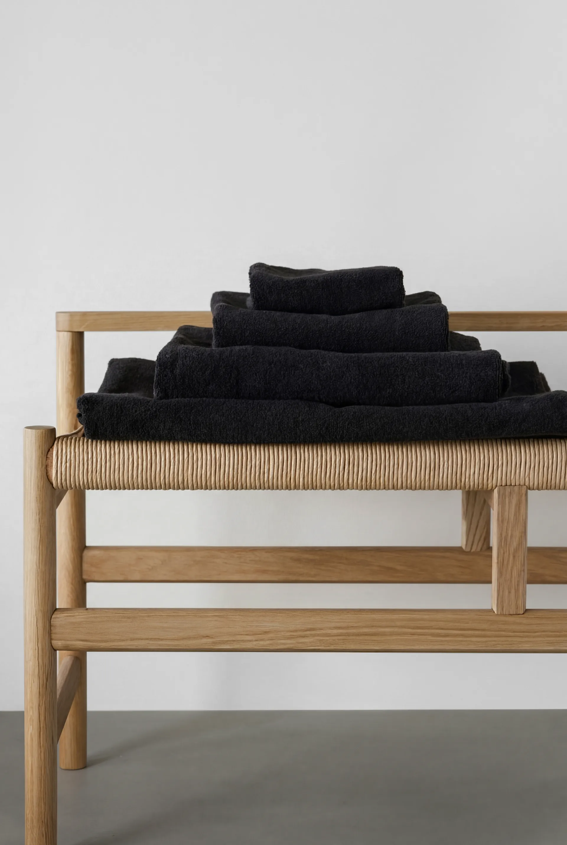 Drift towel 30x50 cm, Black Scandi Living