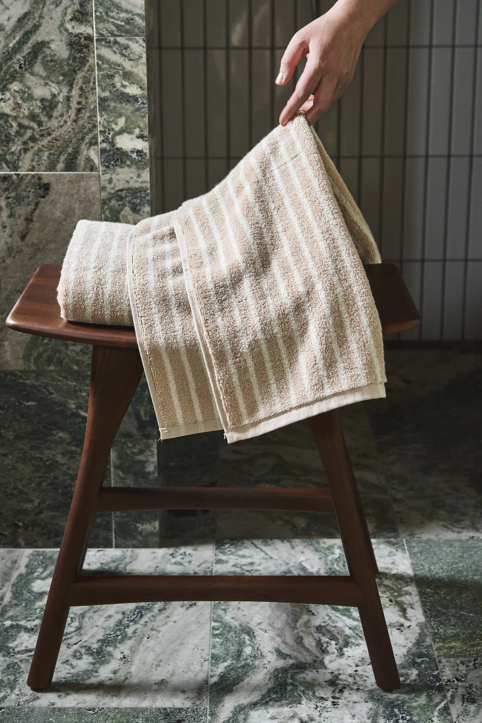 Drift towel 50x70 cm, Beige-white Scandi Living