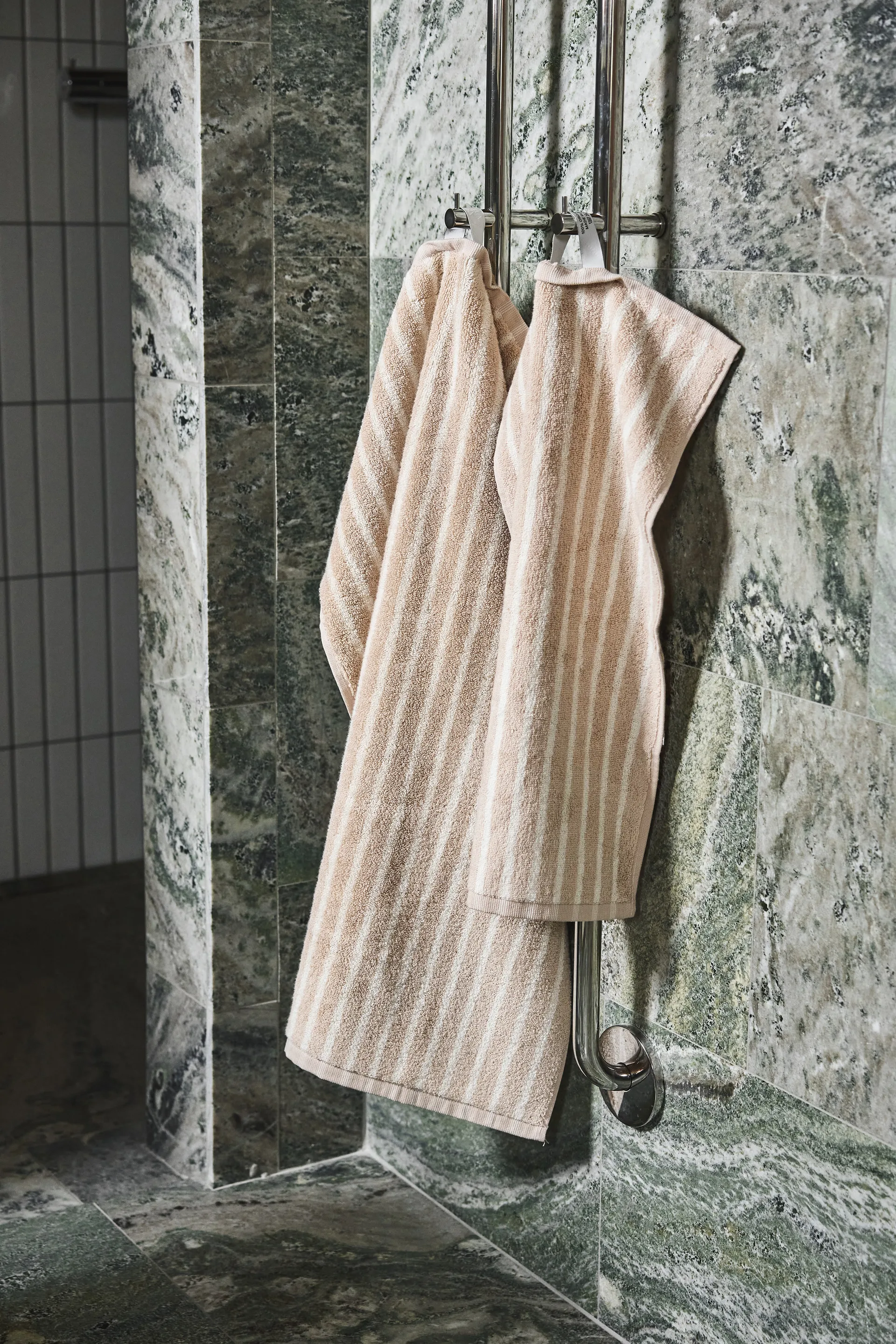 Drift towel 50x70 cm, Beige-white Scandi Living