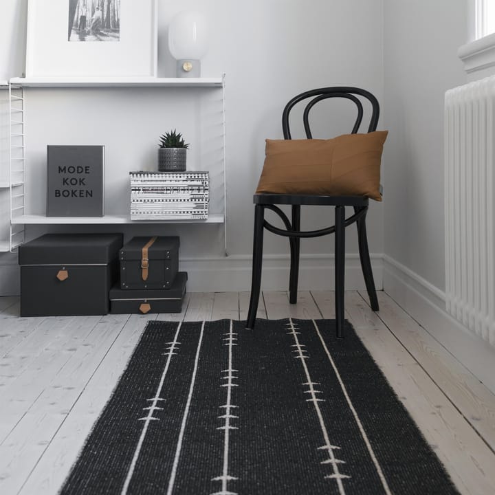Fir rug nude-black, 70x250 cm Scandi Living