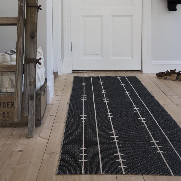 Fir rug nude-black - 70x250 cm - Scandi Living