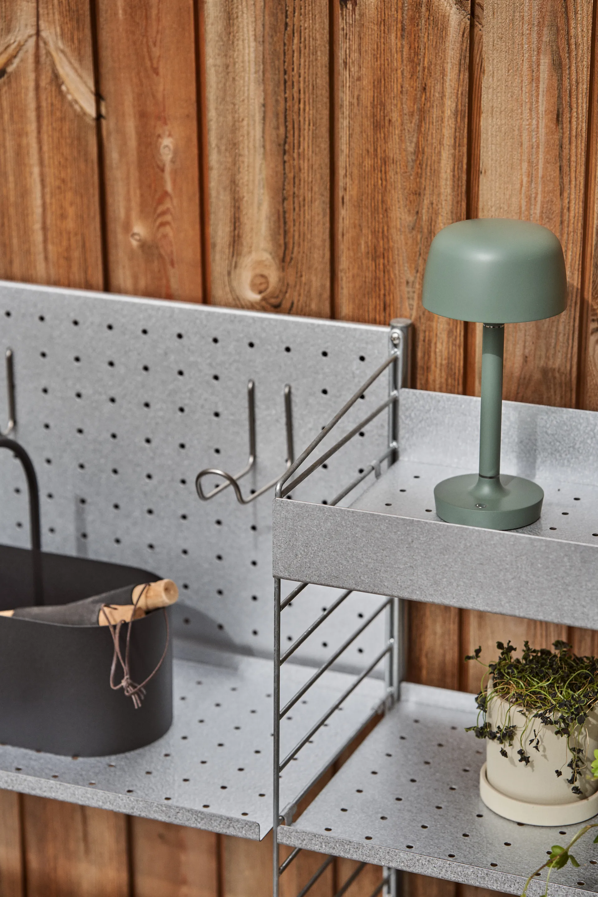 Halo portable table lamp 25,5 cm, Green Scandi Living