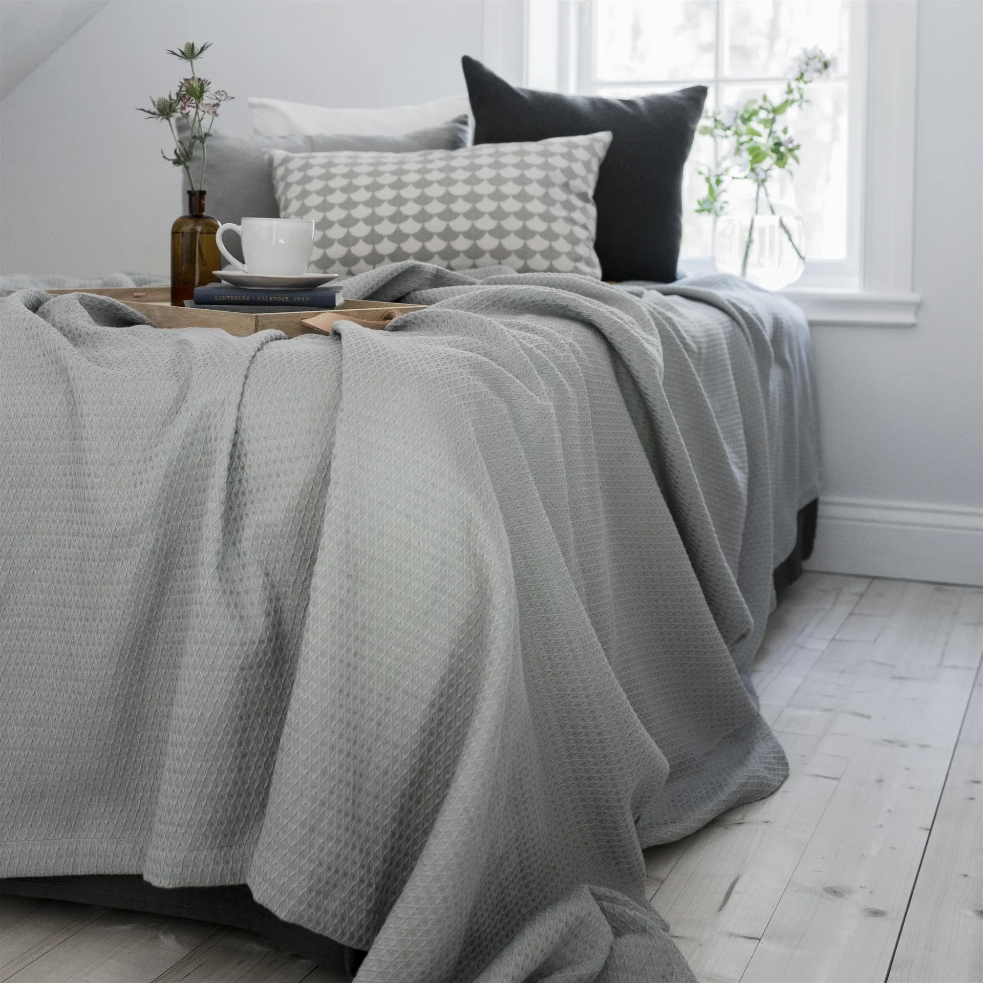 Kimono bed spread 260x260 cm, concrete (grey) Scandi Living