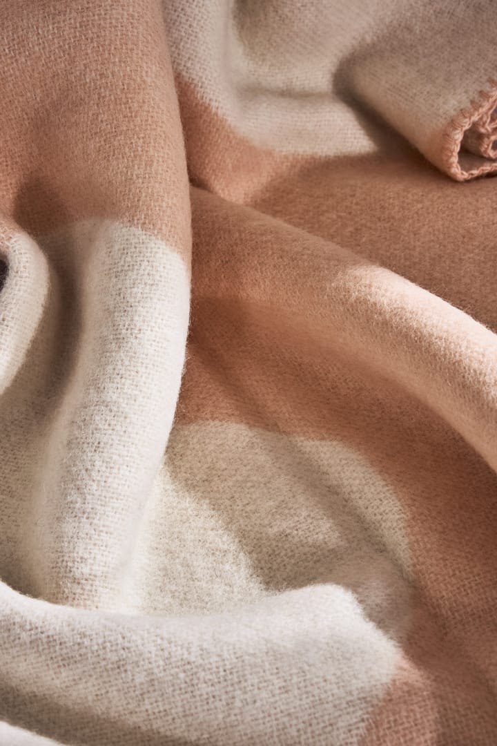 Leaf wool throw 130x180 cm, Peach Scandi Living