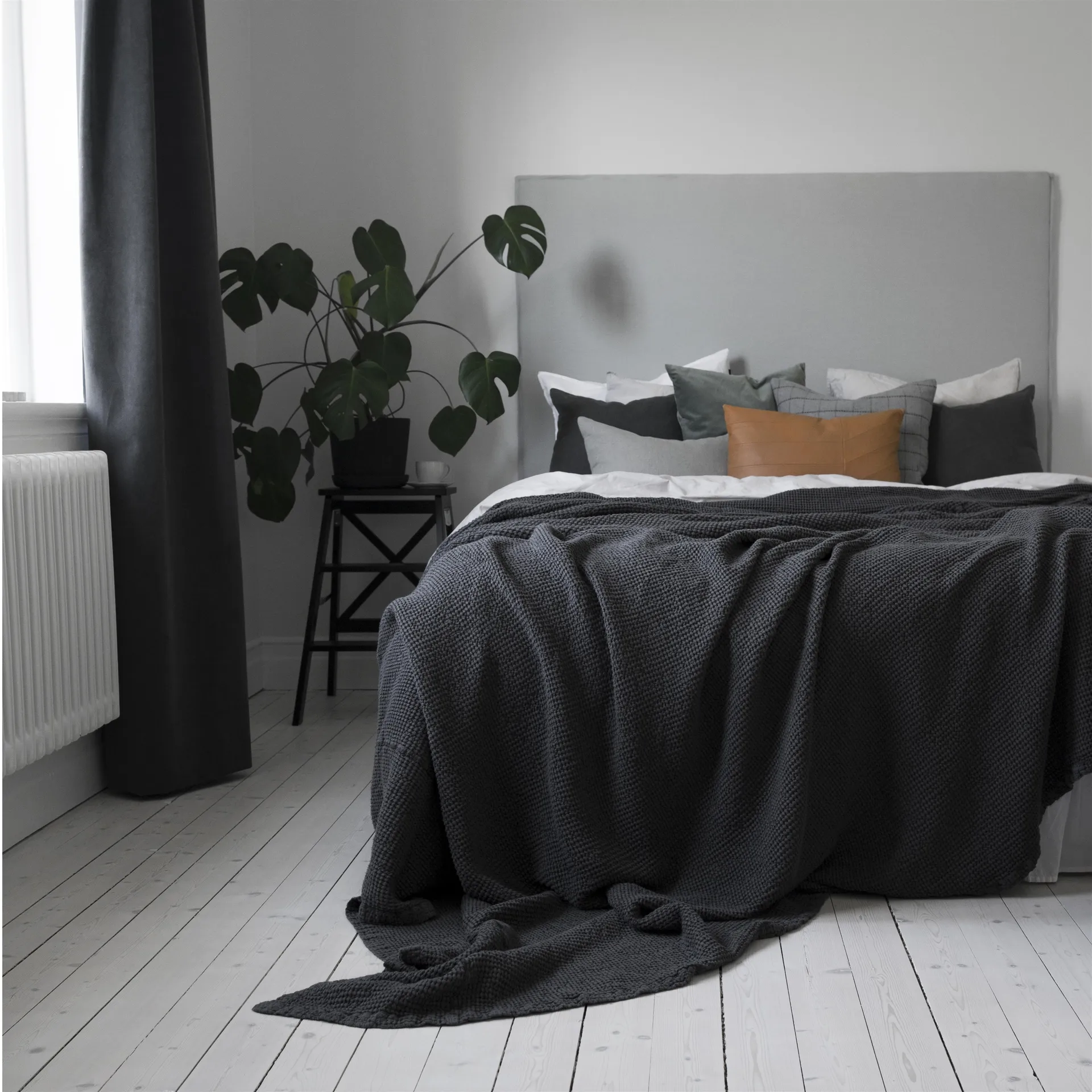 Moss bed spread 160x260 cm, charcoal (grey) Scandi Living