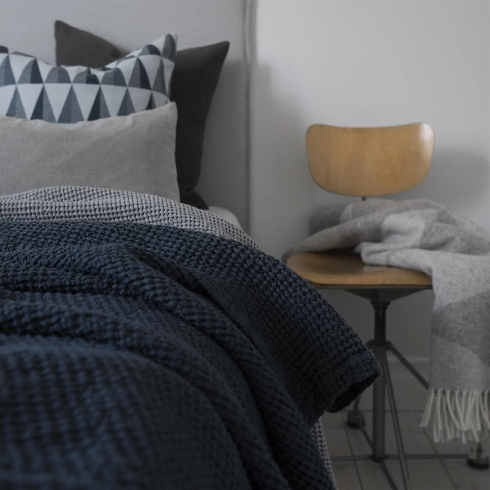 Moss bed spread 260x260 cm, storm blue Scandi Living