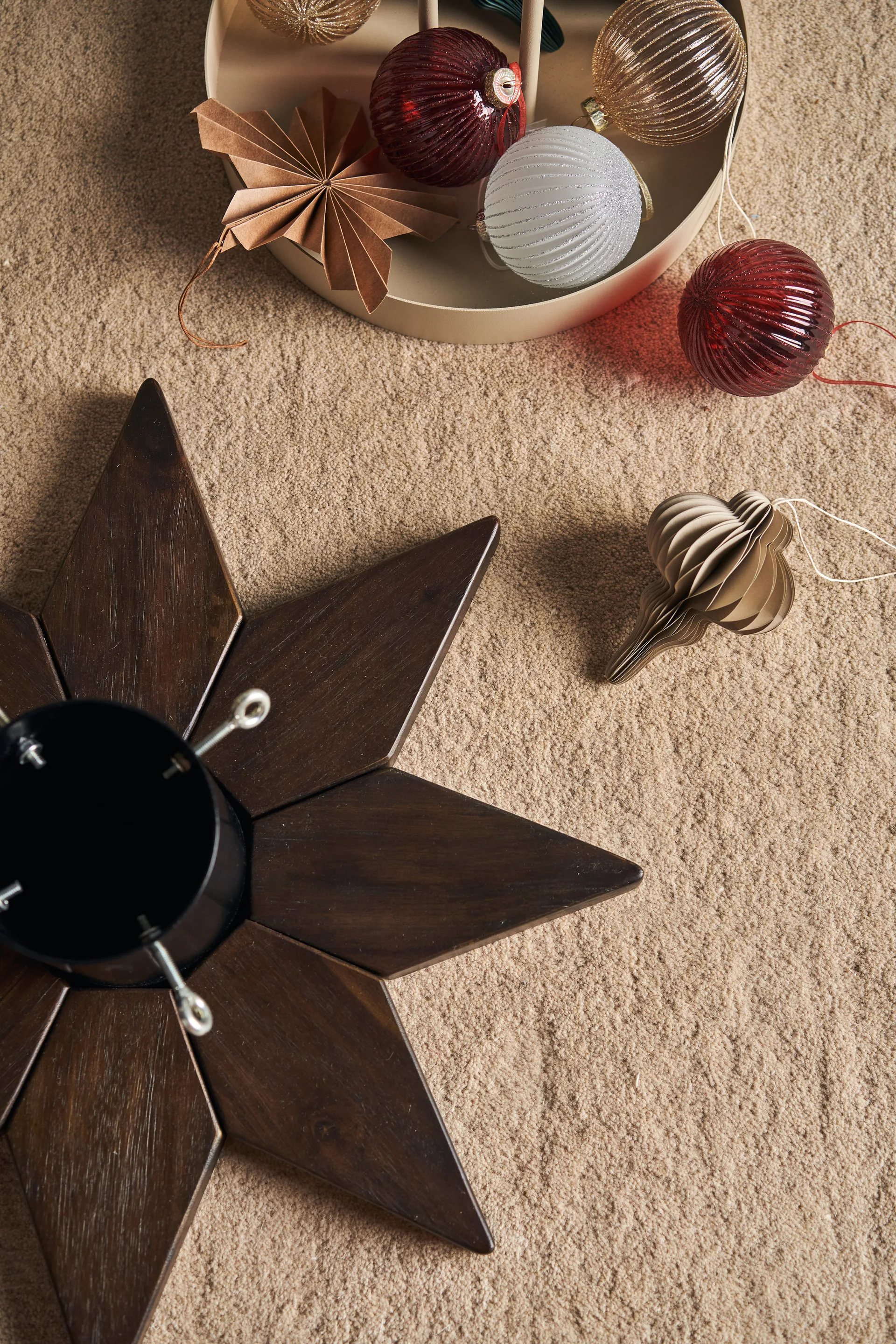 Norr Christmas tree trivet, Dark stained Scandi Living