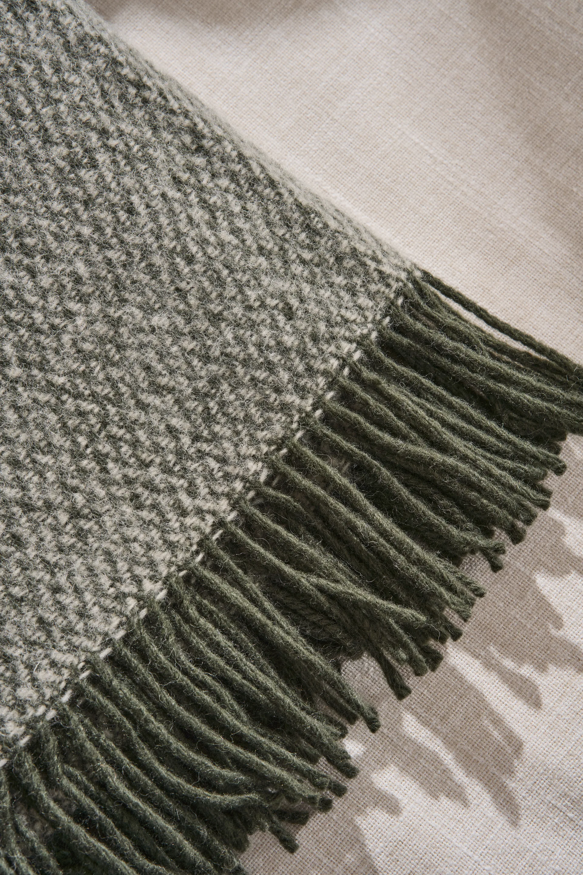 Sandstone wool throw 130x180 cm, Khaki green Scandi Living