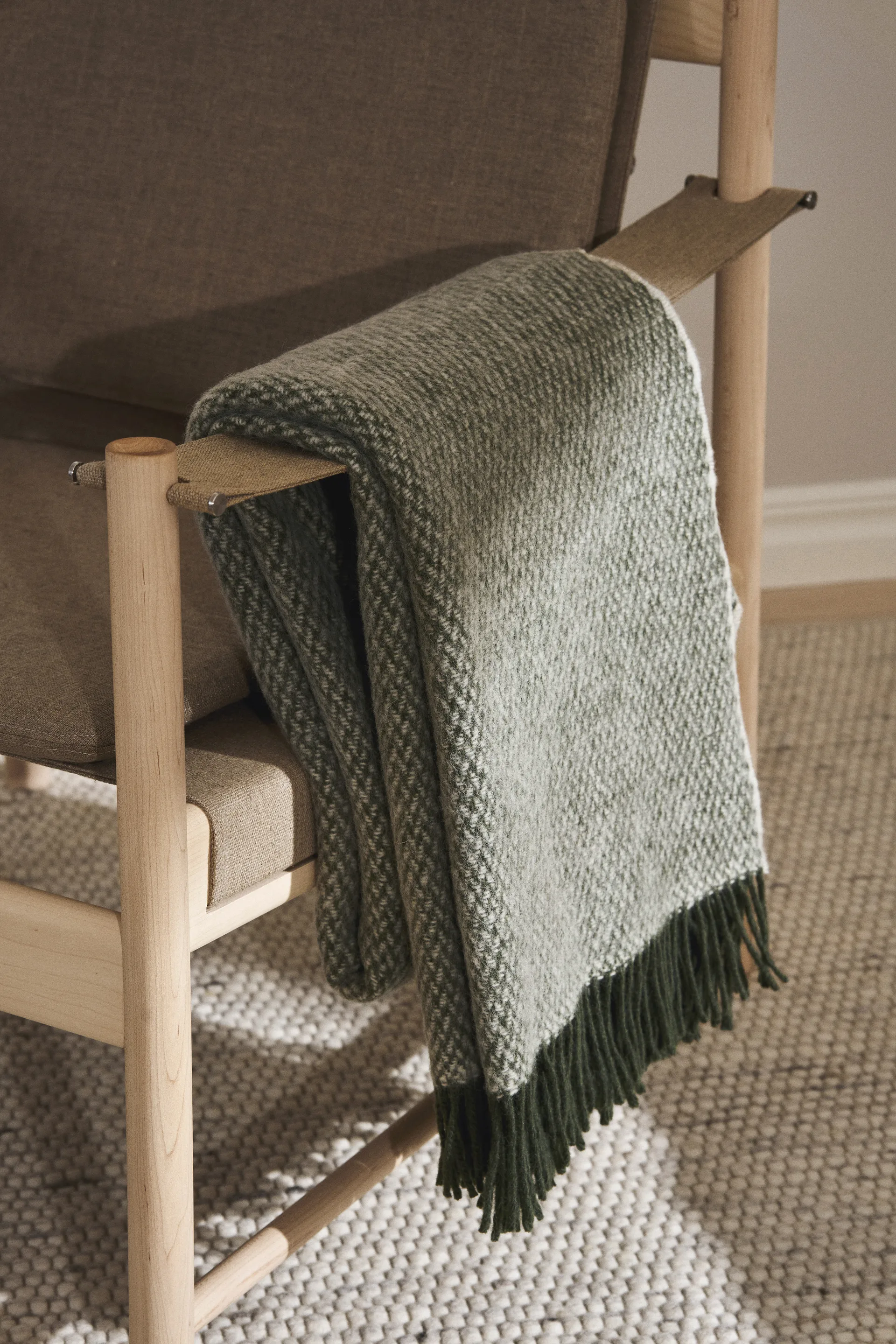 Sandstone wool throw 130x180 cm, Khaki green Scandi Living