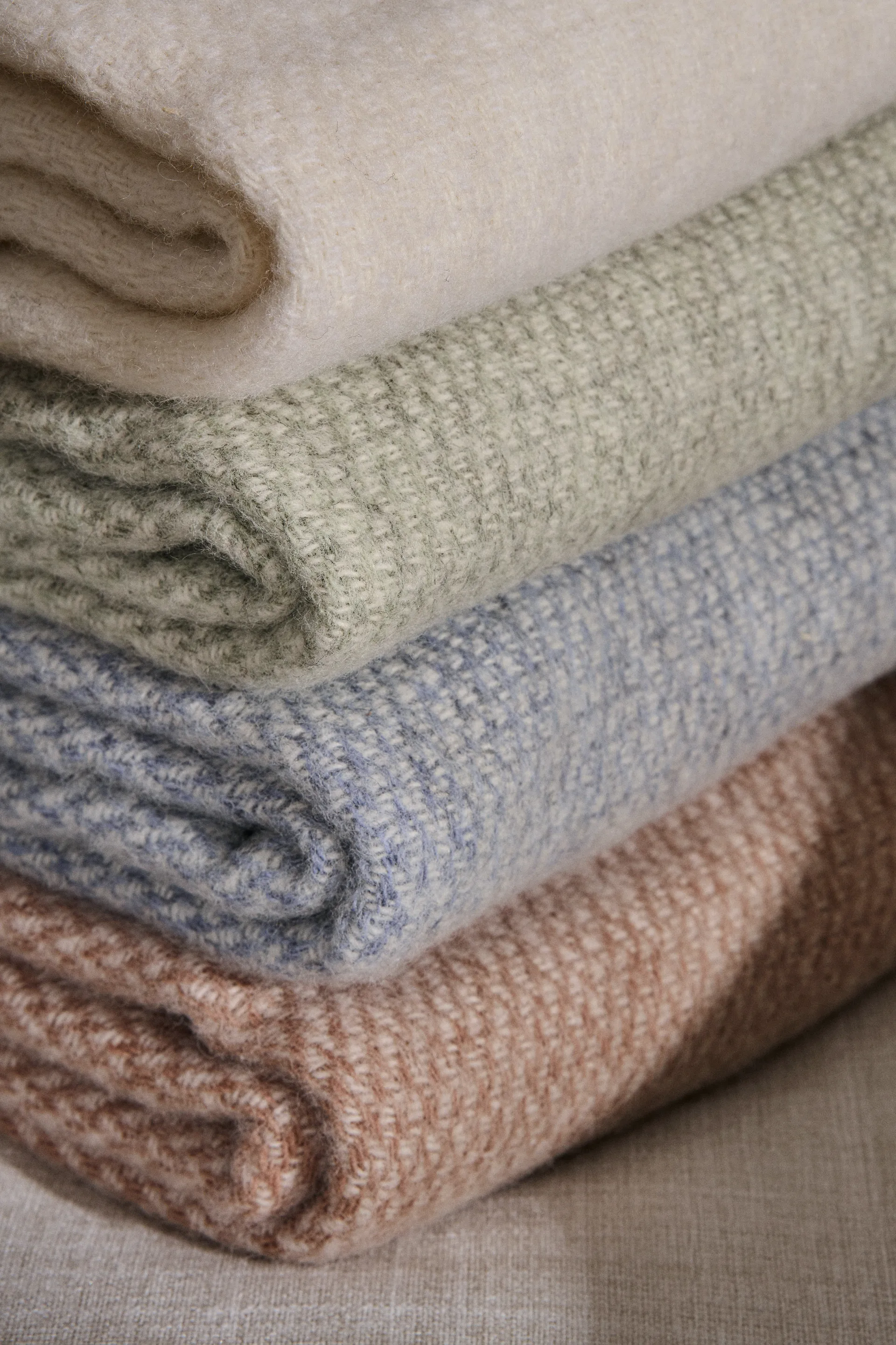 Sandstone wool throw 130x180 cm, Mocha Scandi Living