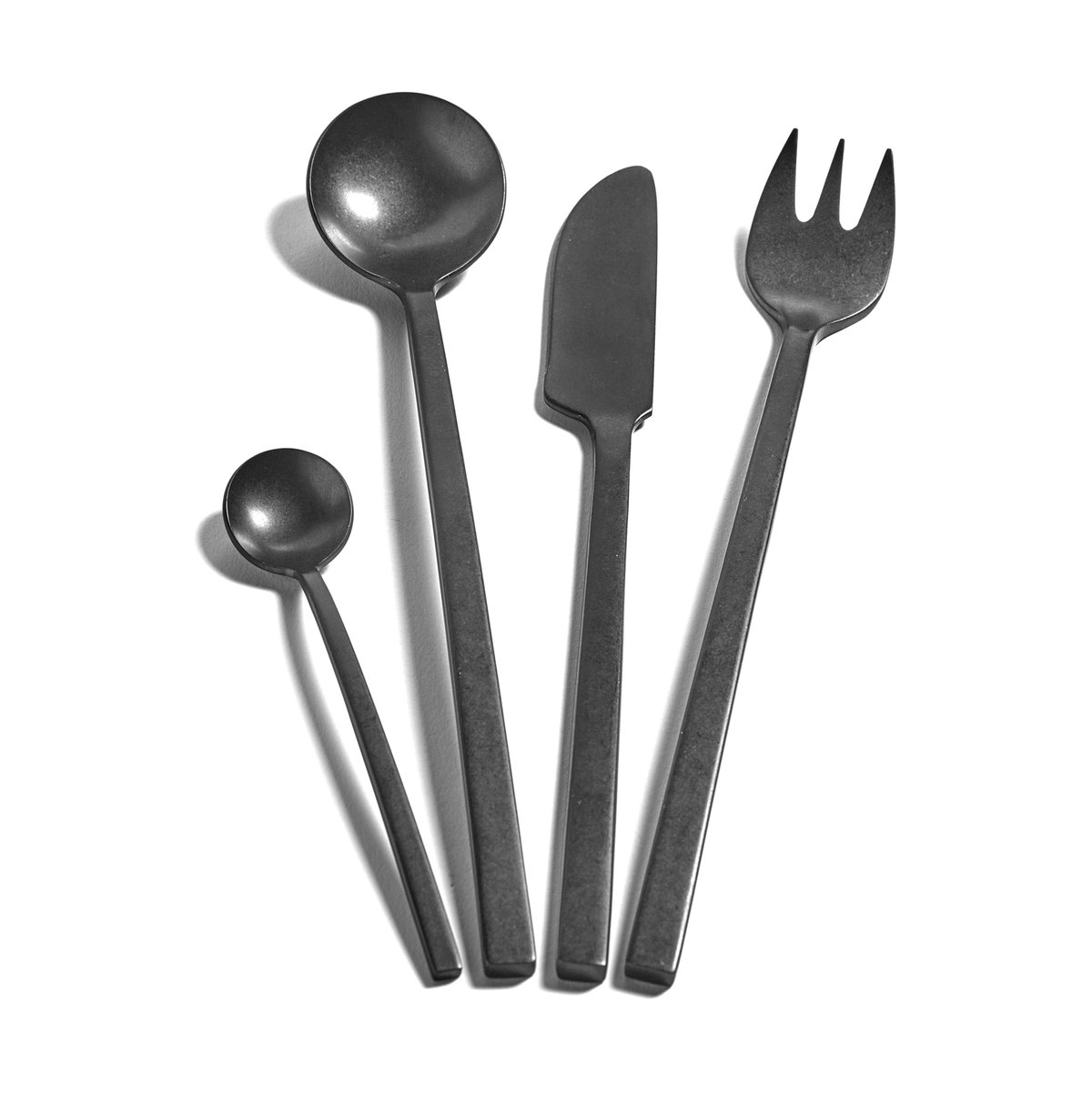 Serax La Mère cutlery set 24 pieces Black | Scandinavian Design | Cutlery sets | Black