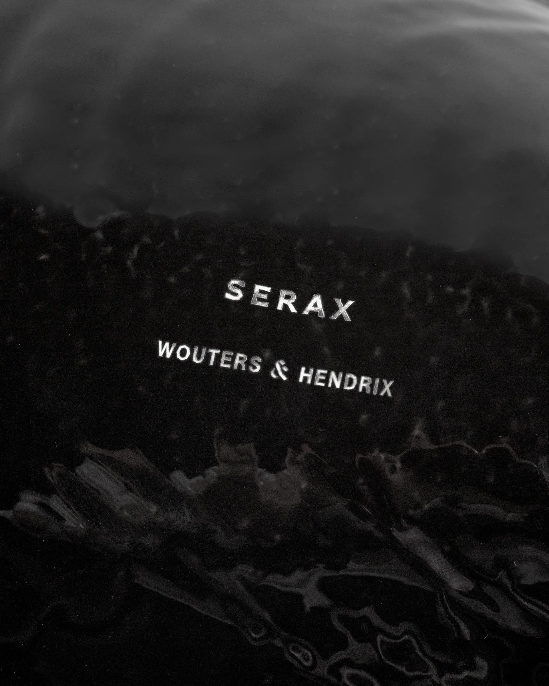 Les Objets Mouleversants Marcel bowl M 14x30.5 cm, Black Serax