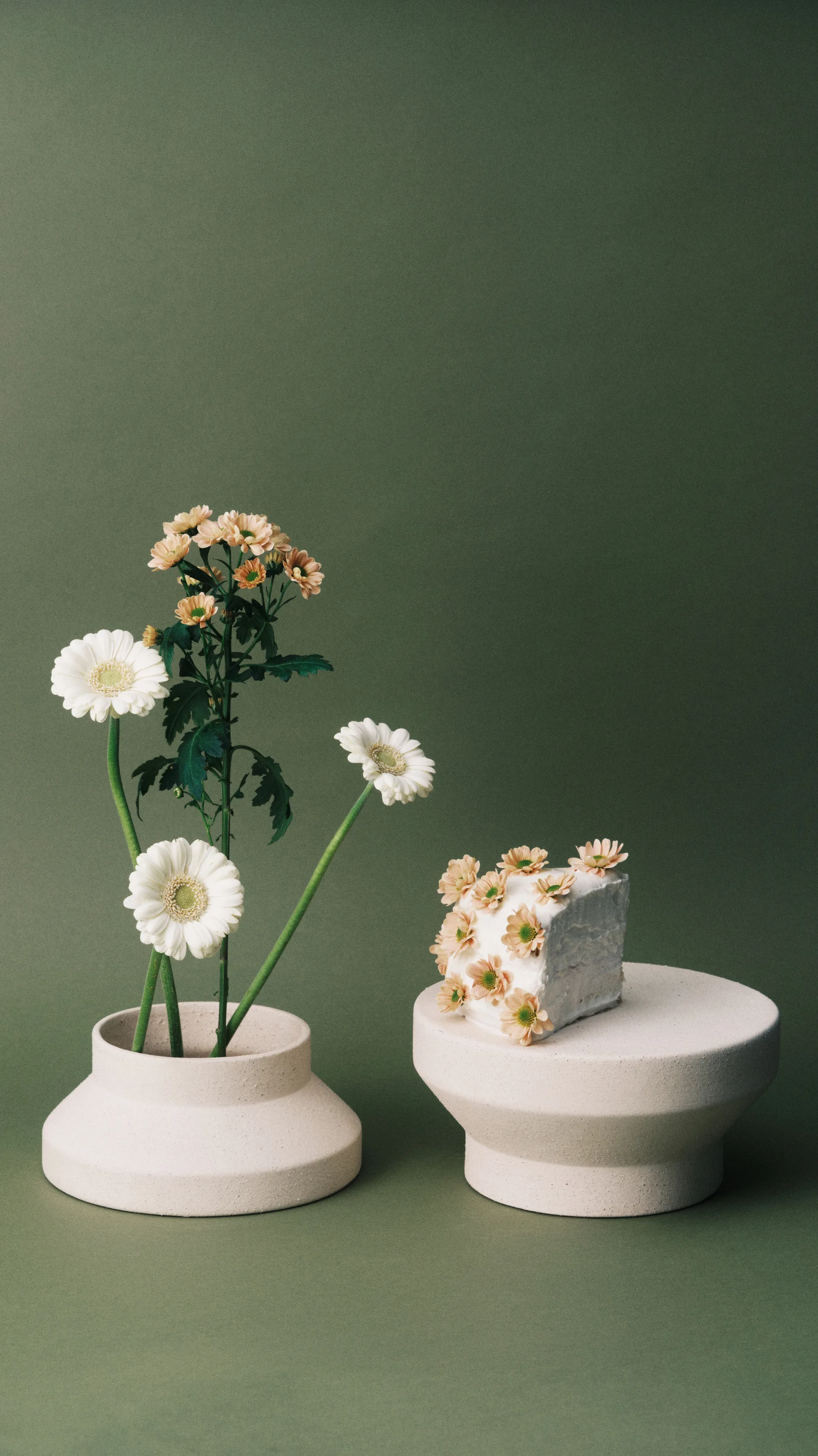 Mira vase/cake stand L, Beige Serax