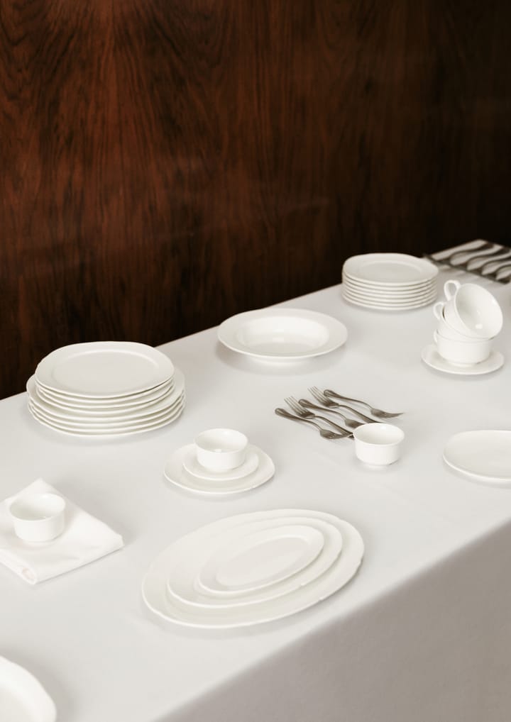 Silhouette oval plate L 21x30 cm, White Serax