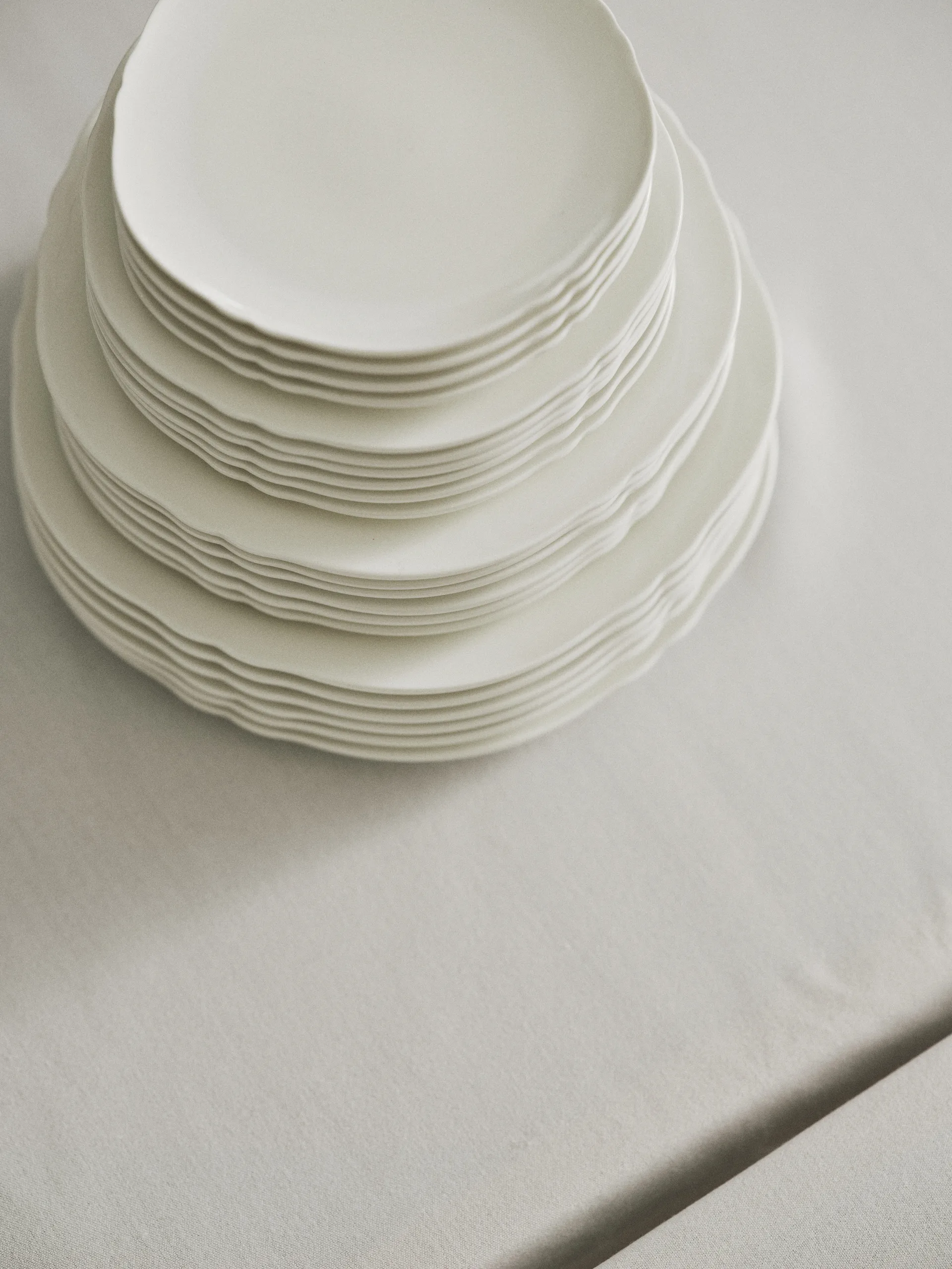 Silhouette plate L Ø26 cm 4-pack, White Serax