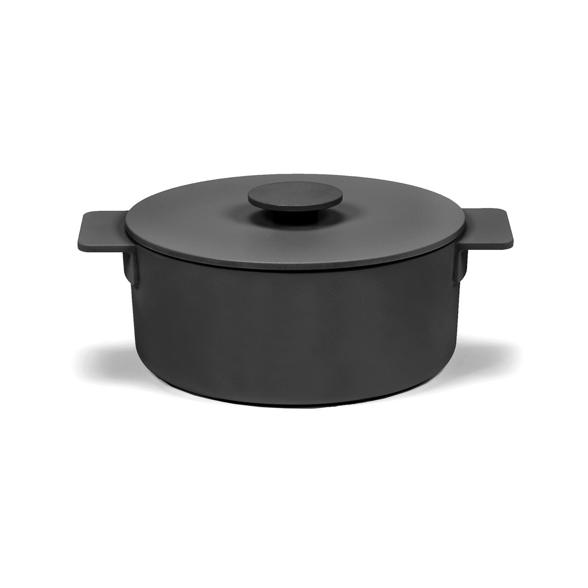 Serax Surface cast iron casserole black 2 l | Scandinavian Design | Cooking pots & Casserole dishes | Black