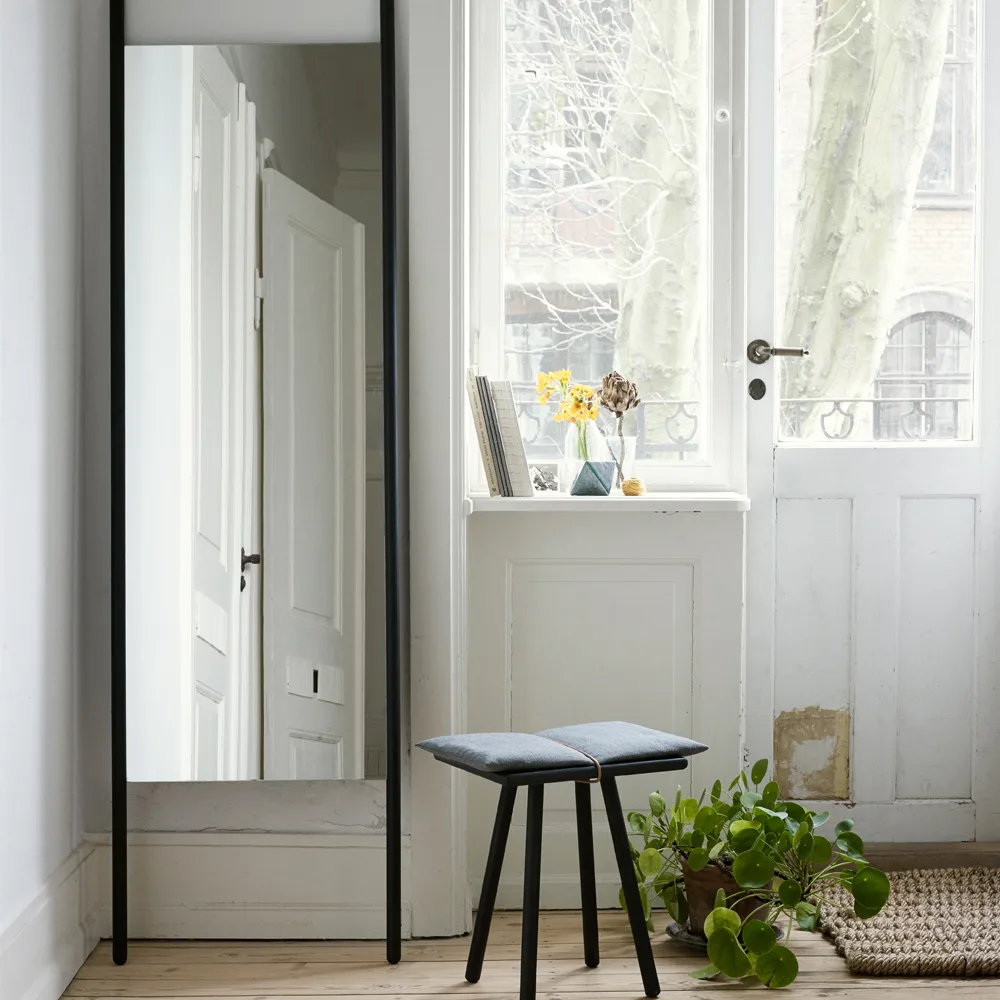 Georg stool, Linen, oak untreated, incl. linen cushion Skagerak