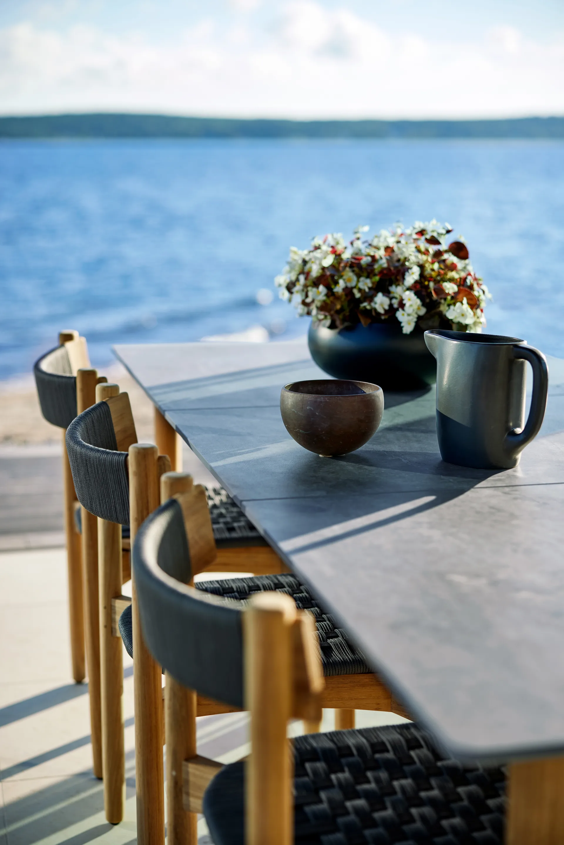 Koster lounge chair, Teak-dark grey Skargaarden