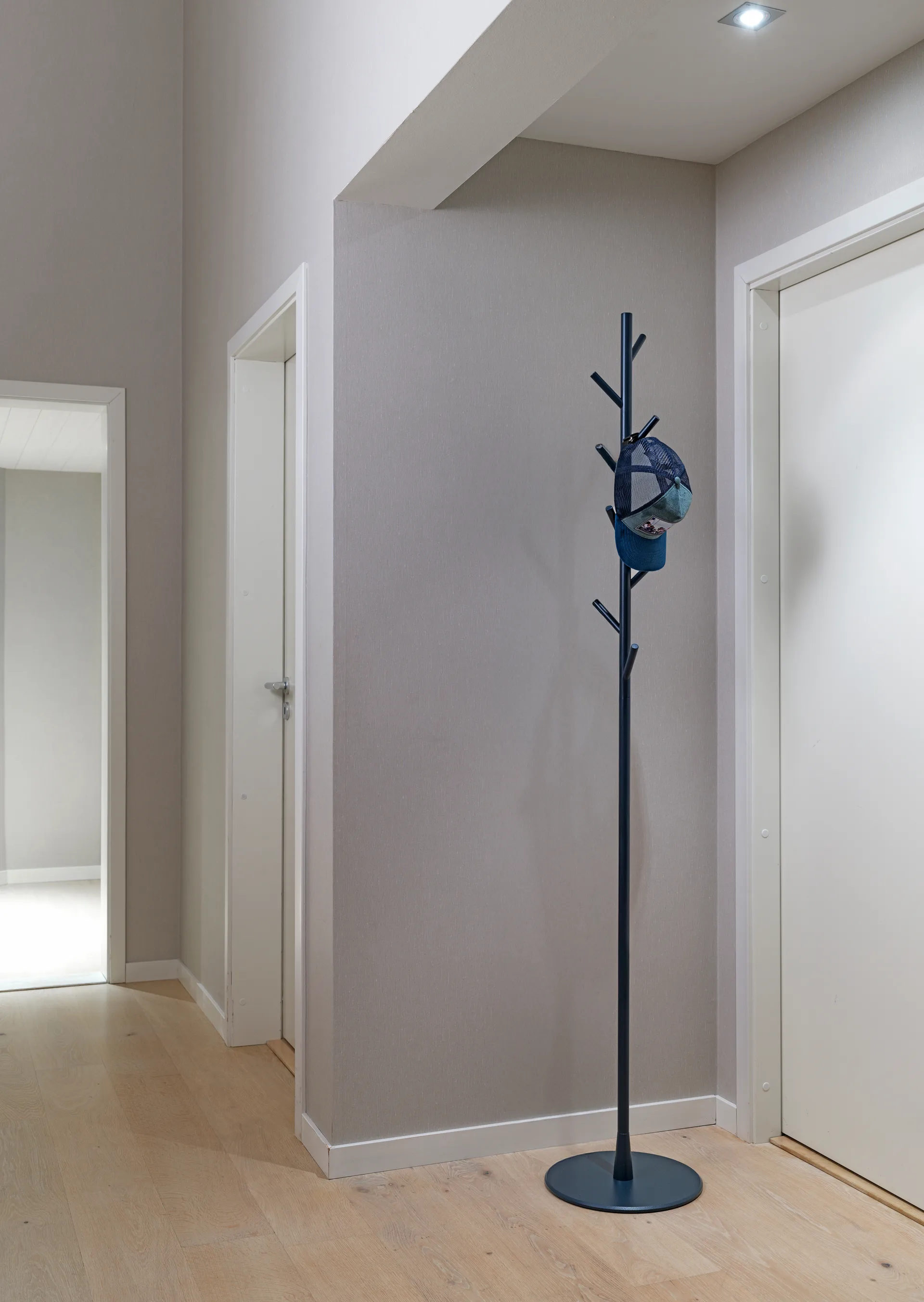 Sticks hanger floor, Thistle SMD Design