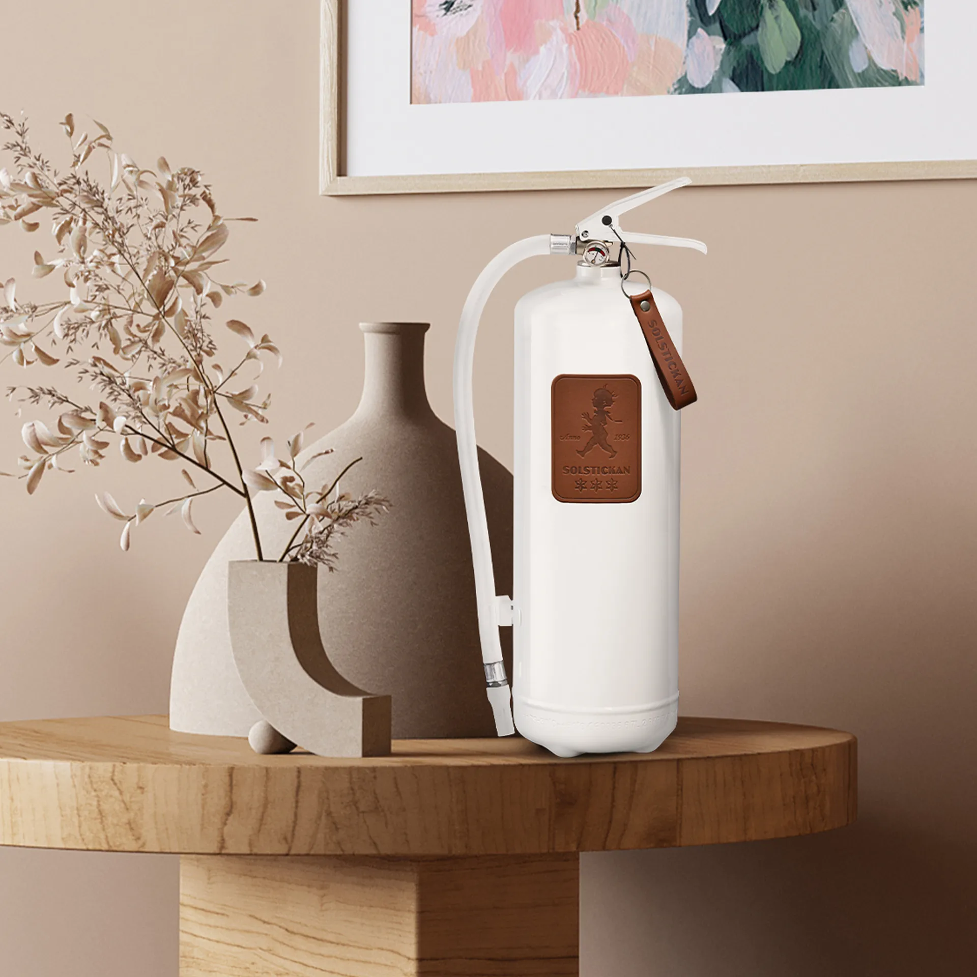 Solstickan fire extinguisher 6 kg, White-dark brown leather Solstickan Design