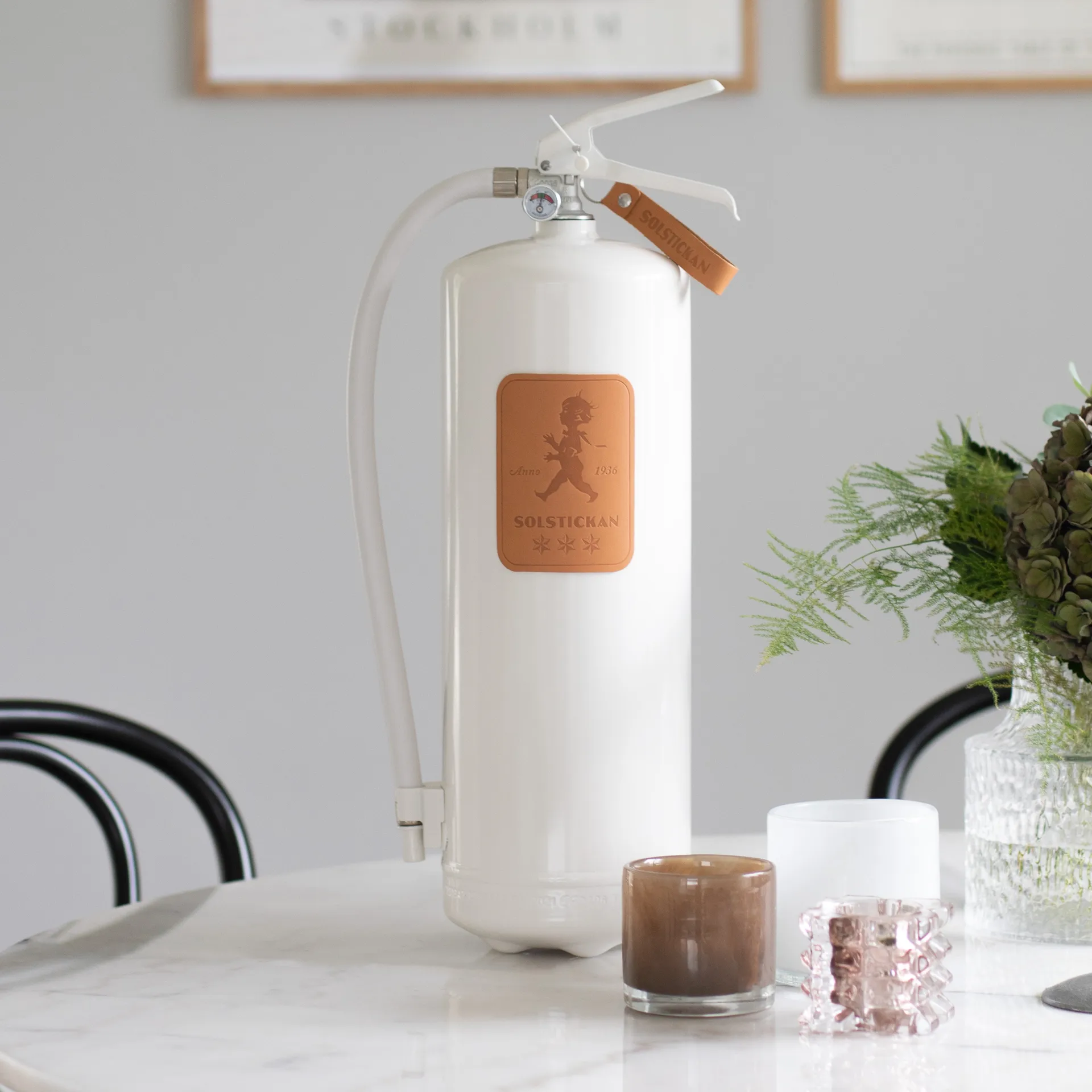 Solstickan fire extinguisher 6 kg, White-light leather Solstickan Design