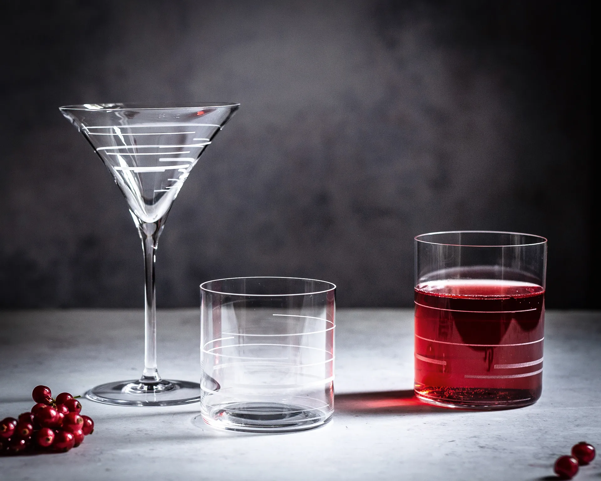 Signature drinking glass 33 cl 2-pack, Lines Spiegelau