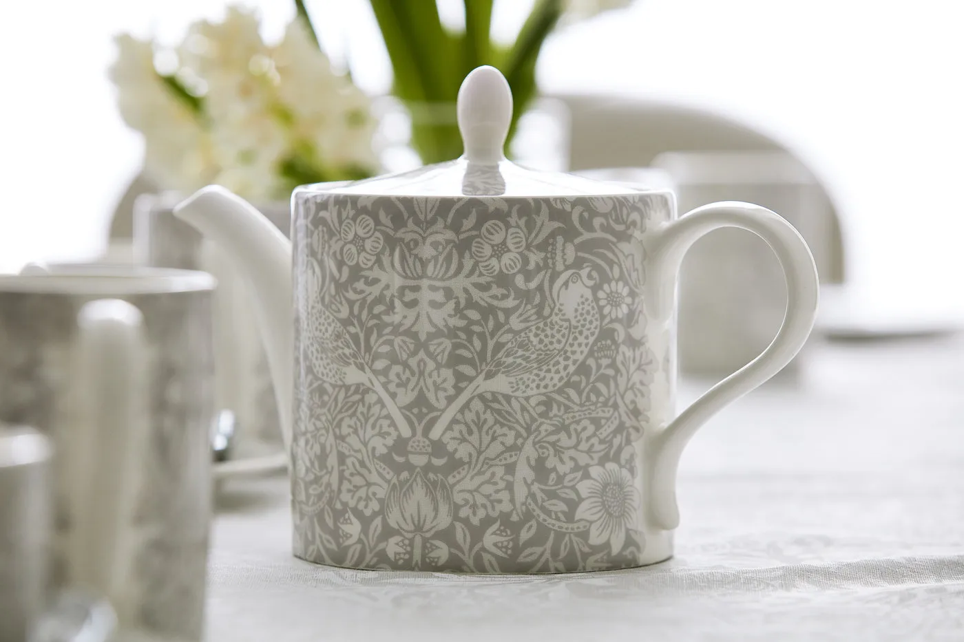 Strawberry Thief teapot 1.1 liter, Grey Spode