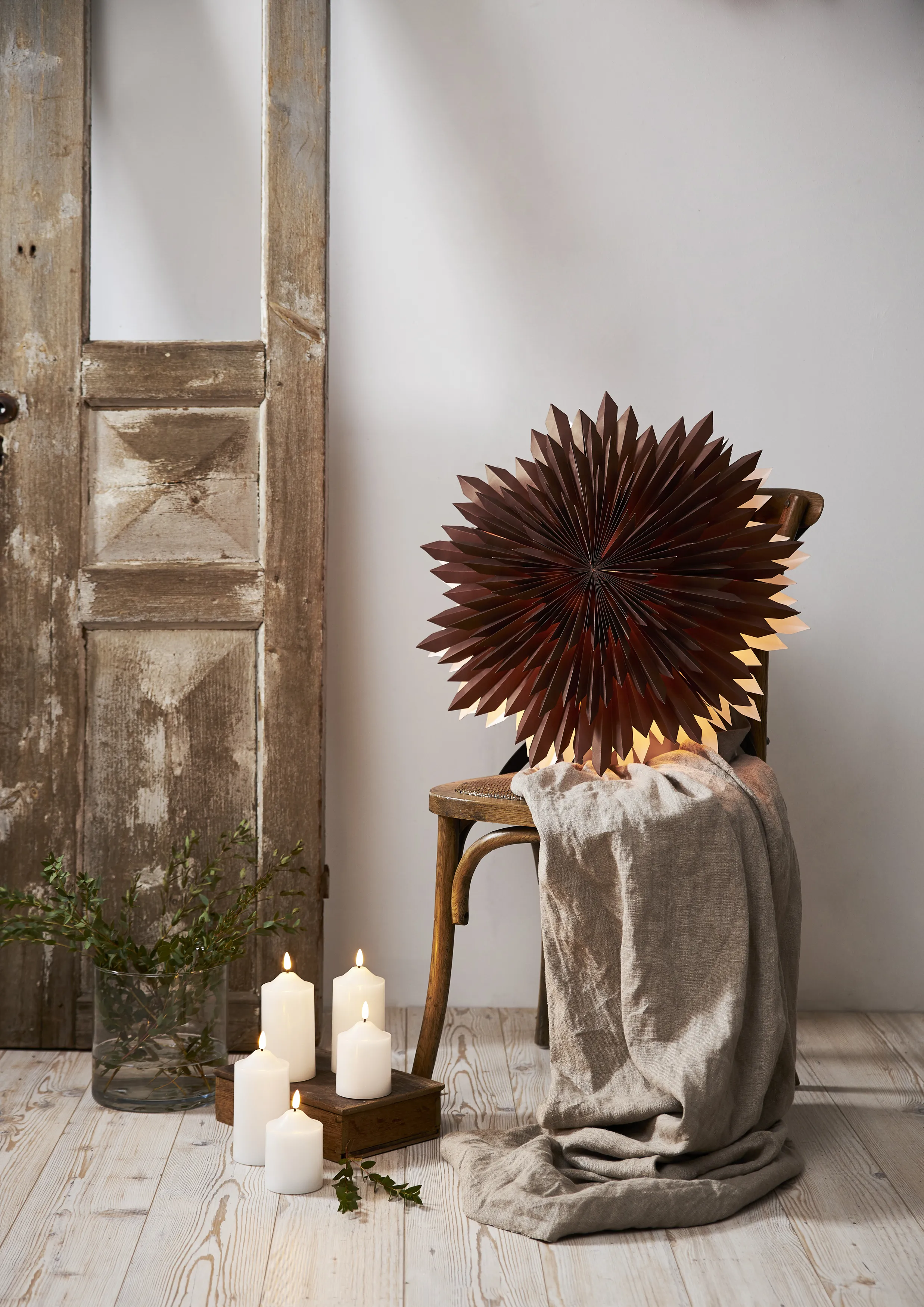 Ice advent star Ø50 cm from Star Trading - NordicNest.com