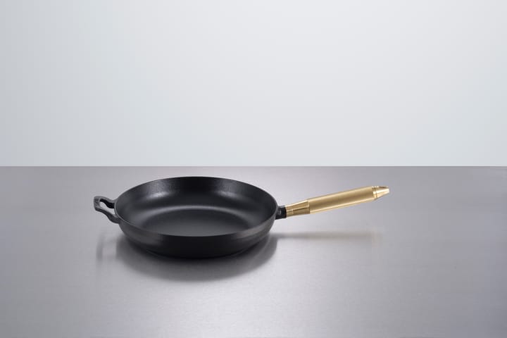 Buster & Punch cast iron frying pan black Ø28 cm, Brass handle STAUB