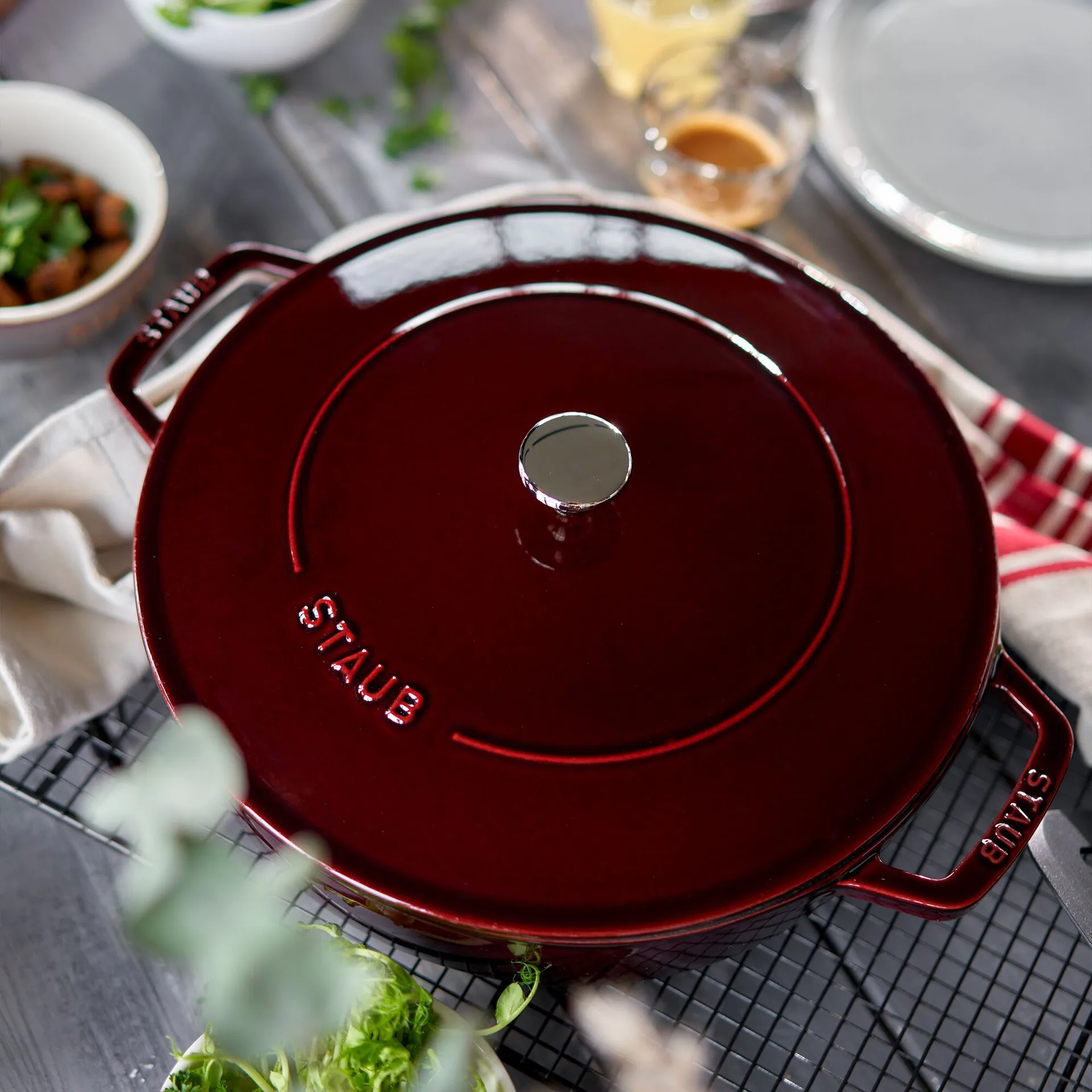 Staub Chistera braiser cast iron Ø24 cm, Grenadine red STAUB
