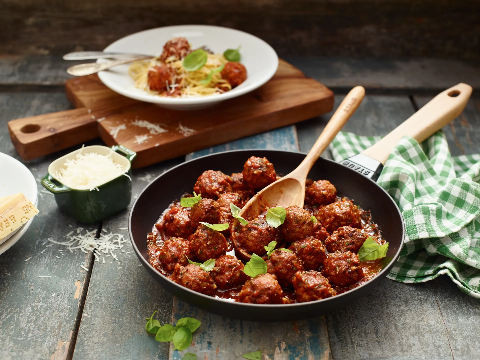 Staub frying pan cast iron black light wood handle, Ø26 cm STAUB