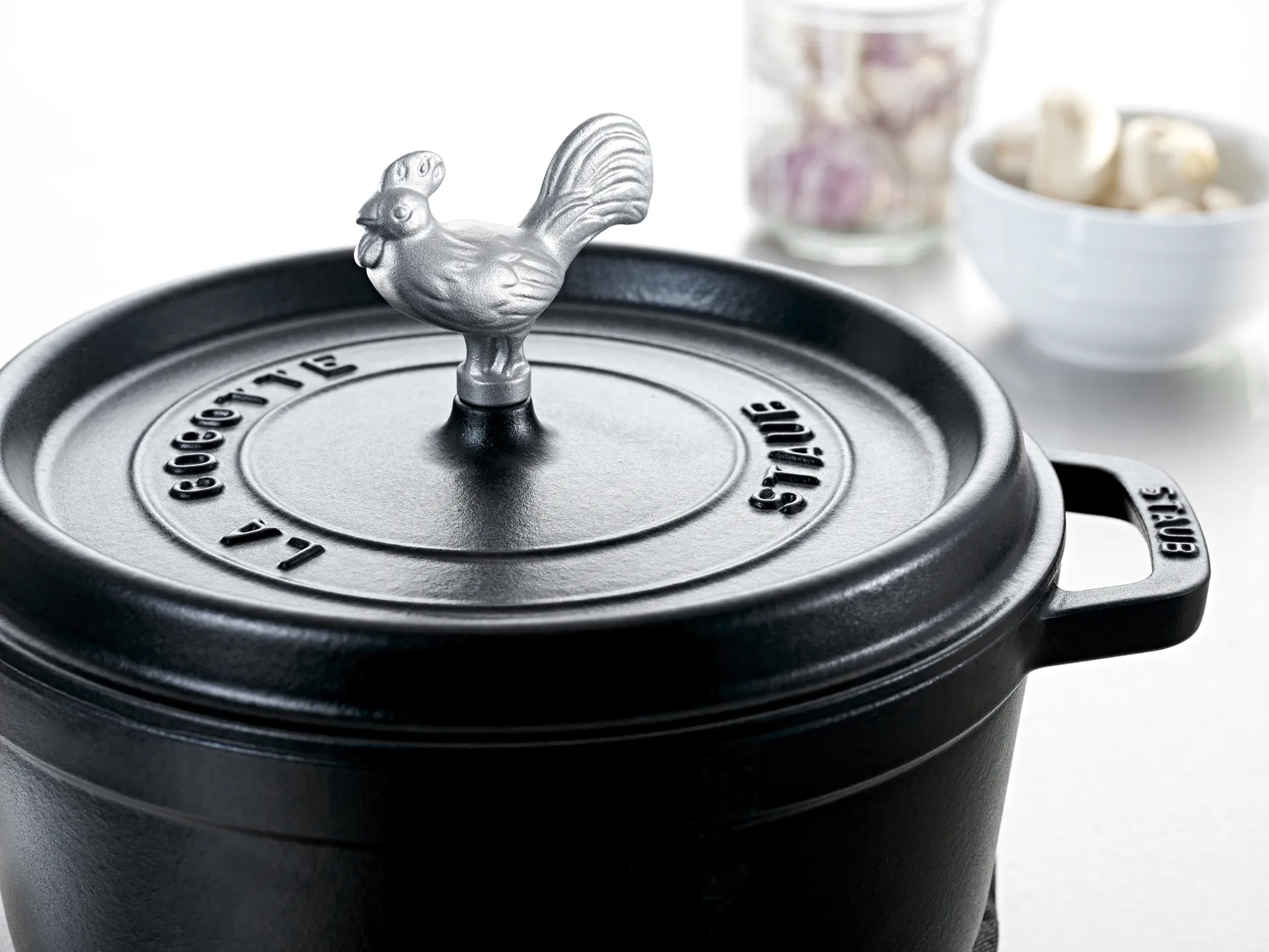 Staub knob in metal, Chicken STAUB