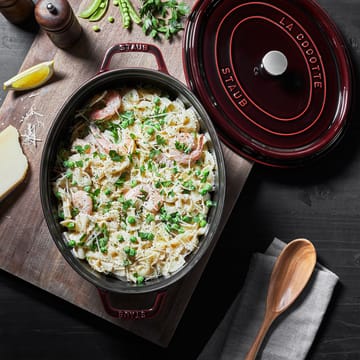 Staub La Cocotte oval cast iron pot 4.2 L - Grenadine red - STAUB