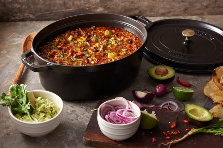 Staub La Cocotte oval cast iron pot 5.5 L, Black STAUB