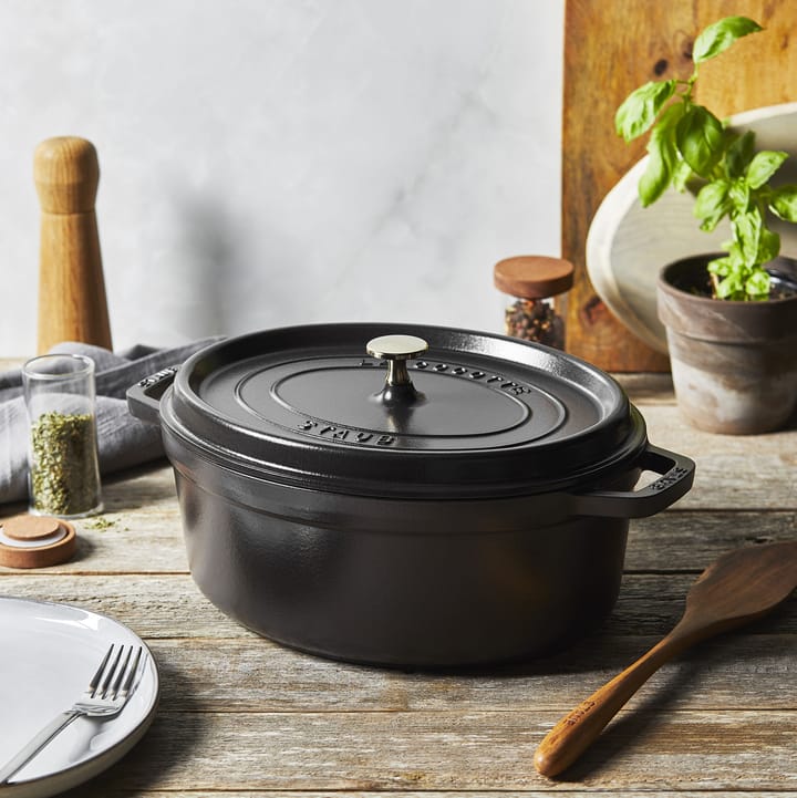 Staub La Cocotte oval pot cast iron 2.35 L, Black STAUB