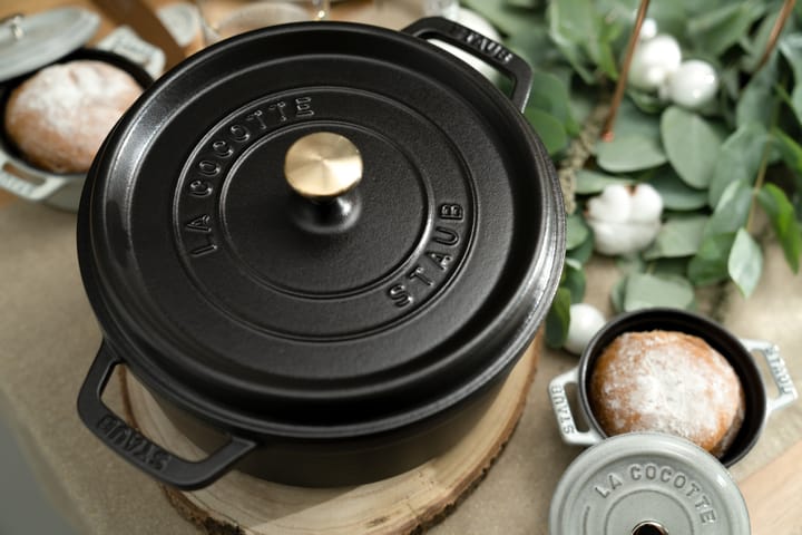 Staub La Cocotte round casserole cast iron 2.6 L, Black STAUB