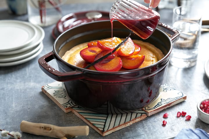 Staub La Cocotte round casserole cast iron 2.6 L, Grenadine red STAUB