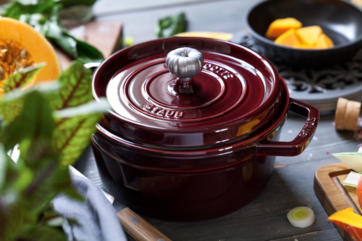 Staub La Cocotte round casserole cast iron 5.2 L, Grenadine red STAUB