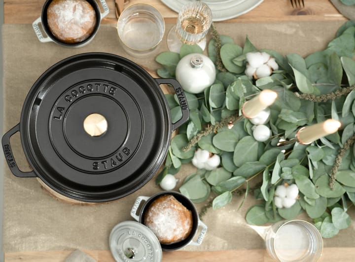 Staub La Cocotte round cast iron pot 2.2 L, Black STAUB