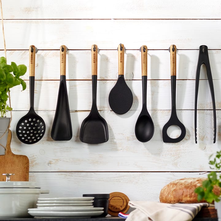 https://www.nordicnest.com/assets/blobs/staub-staub-pasta-spoon-31-cm/39853-01-04-c951fe6005.jpg?preset=tiny&dpr=2