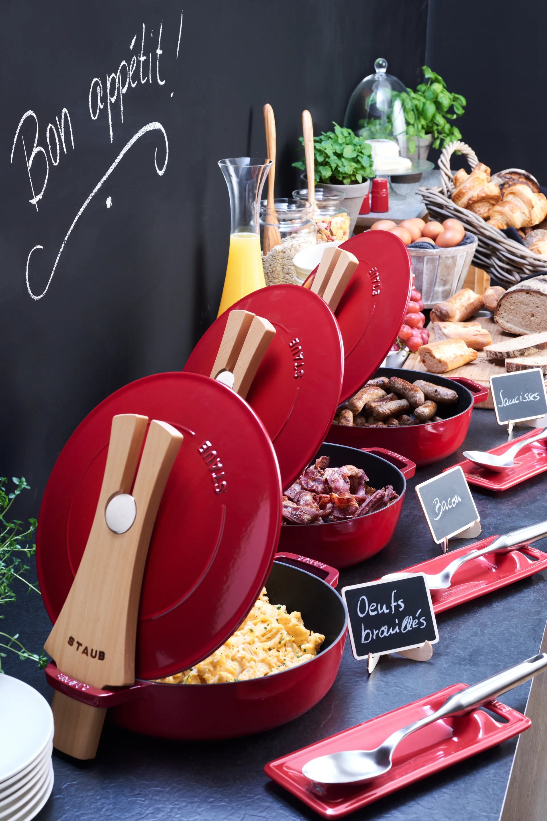 Staub pot holder in wood, 24 cm STAUB