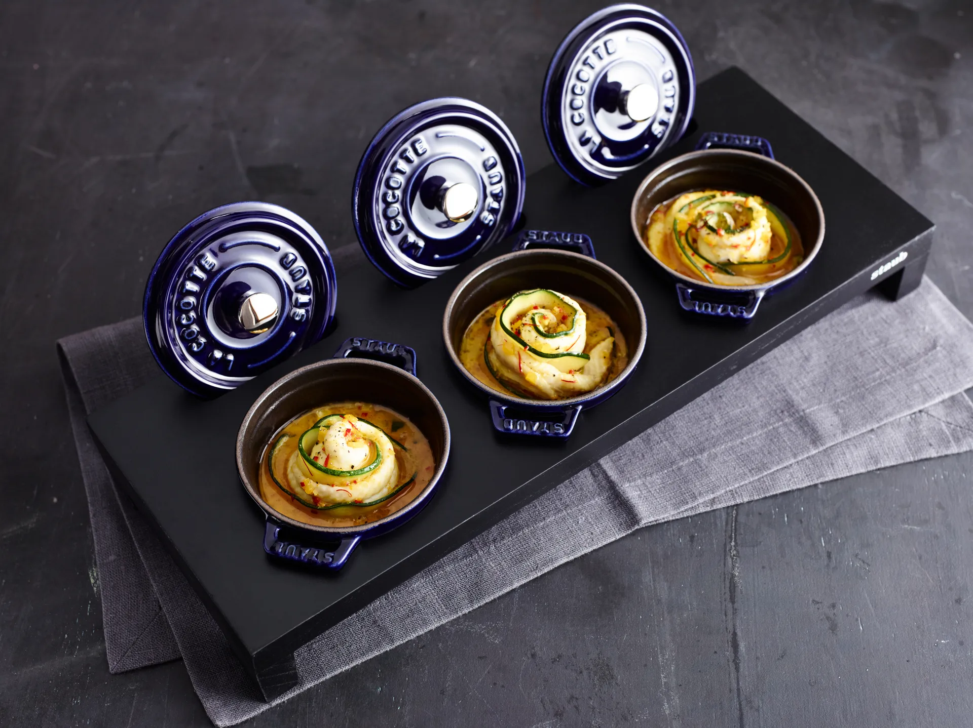 Staub serving holder for 3 mini pots, Black STAUB