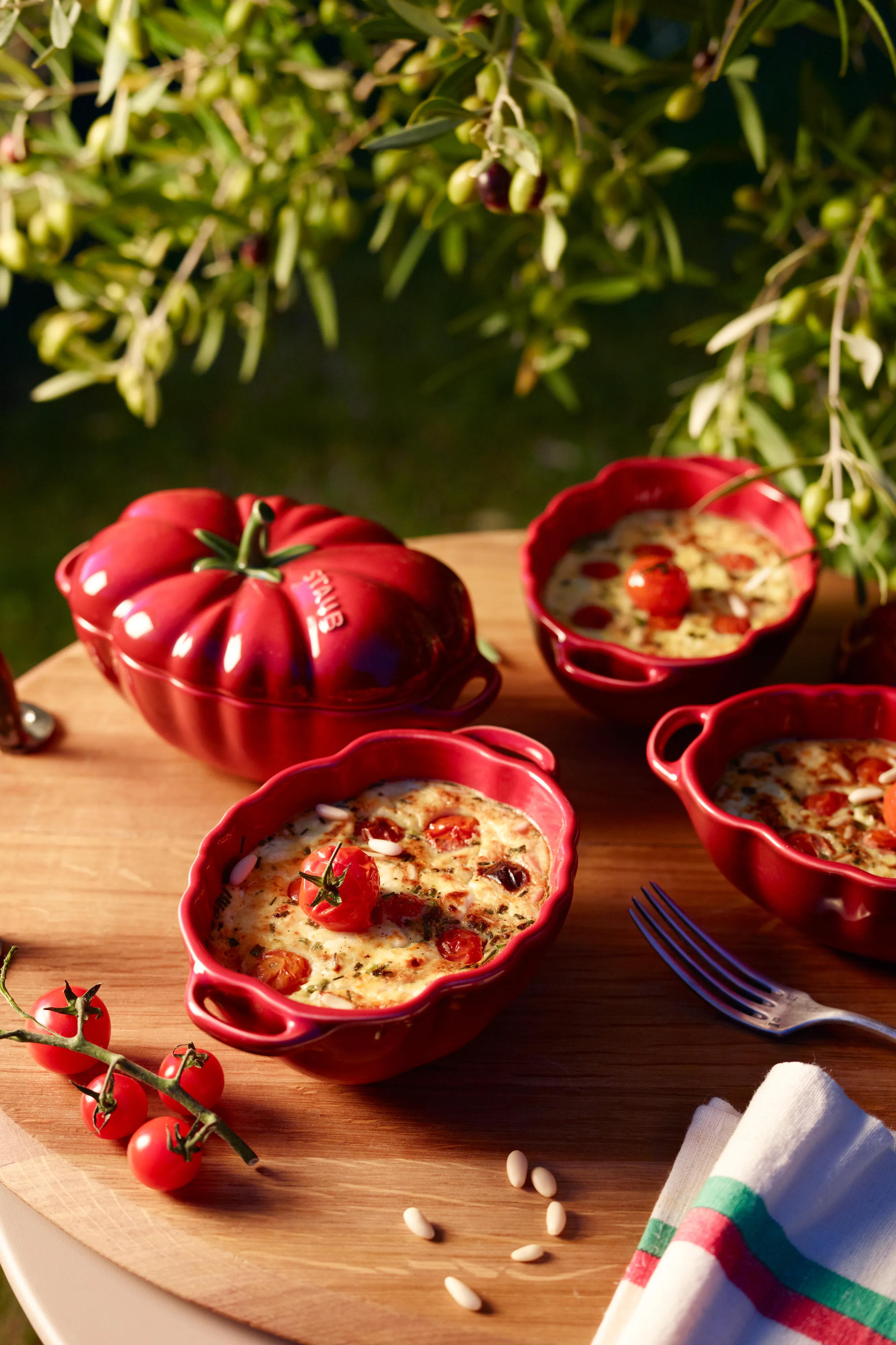 Staub tomato casserole dish stoneware 0.5 l from STAUB