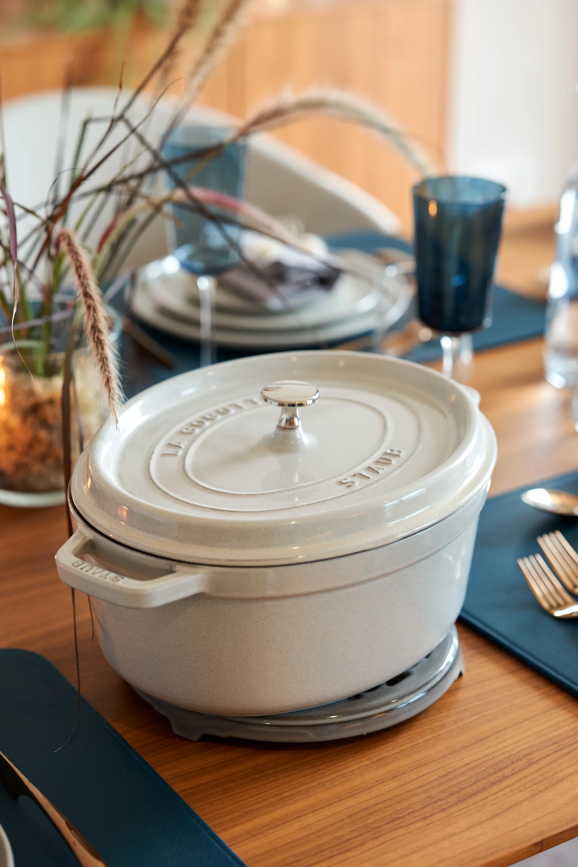 Staub White Truffle casserole oval, 5.5 l STAUB