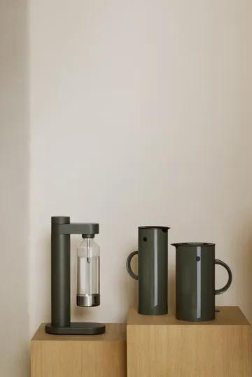 EM77 electric kettle 1.5 L - Dark forest - Stelton